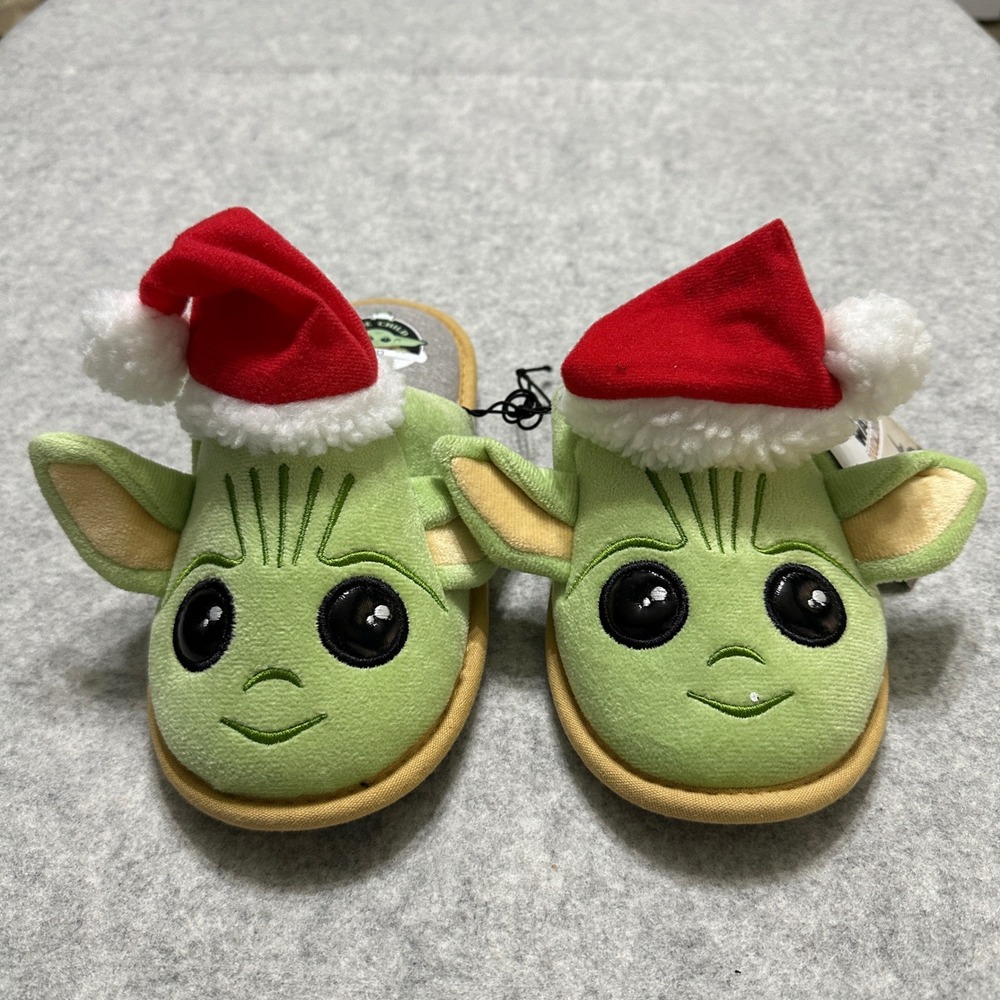 Star Wars The Mandalorian Christmas Hat Baby Yoda Slip On Slippers Size S 5-6